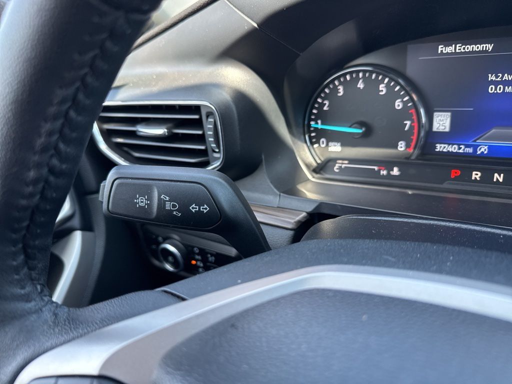 Vehicle image 23 of 49