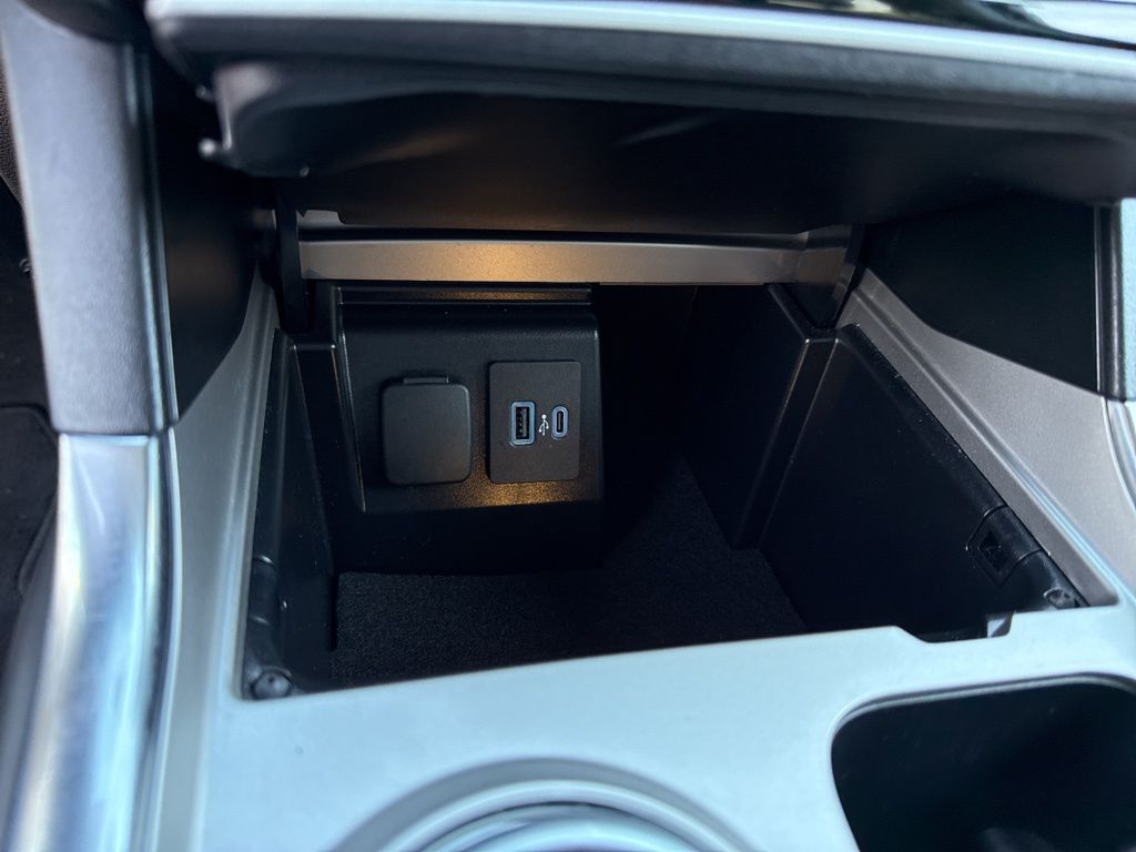 Vehicle image 36 of 49