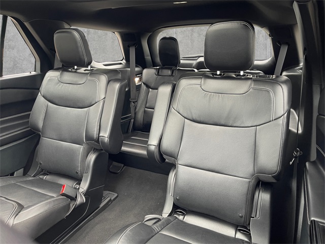 Vehicle image 13 of 21