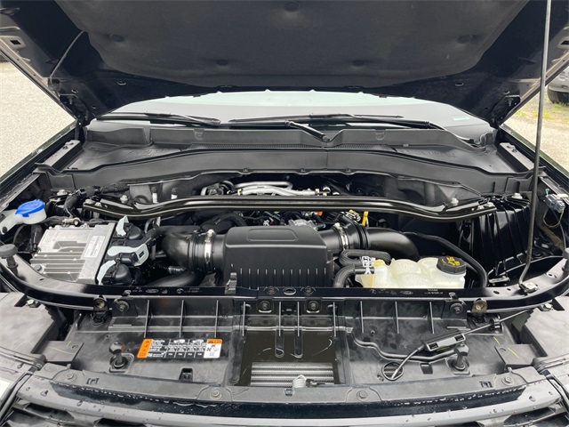 Vehicle image 9 of 21