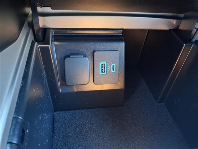 Vehicle image 23 of 29