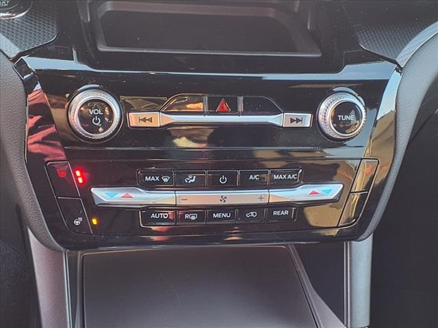 Vehicle image 19 of 29