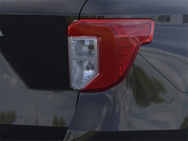 Vehicle image 21 of 23