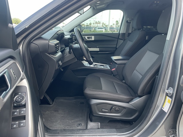 Vehicle image 8 of 22
