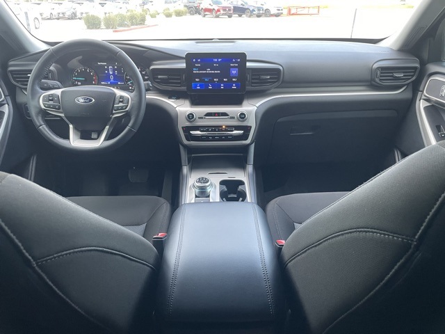 Vehicle image 10 of 22