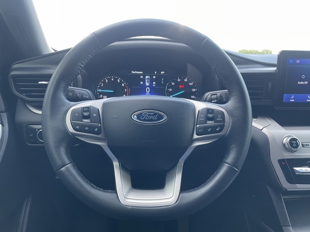 Vehicle image 18 of 22