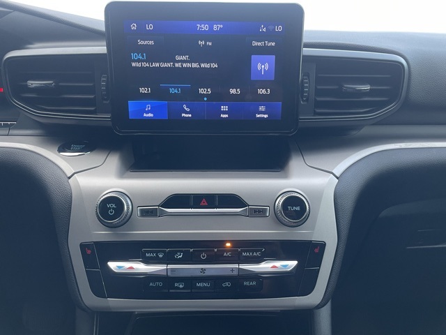 Vehicle image 12 of 22