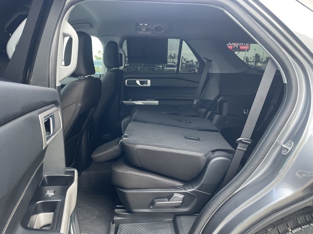 Vehicle image 16 of 22