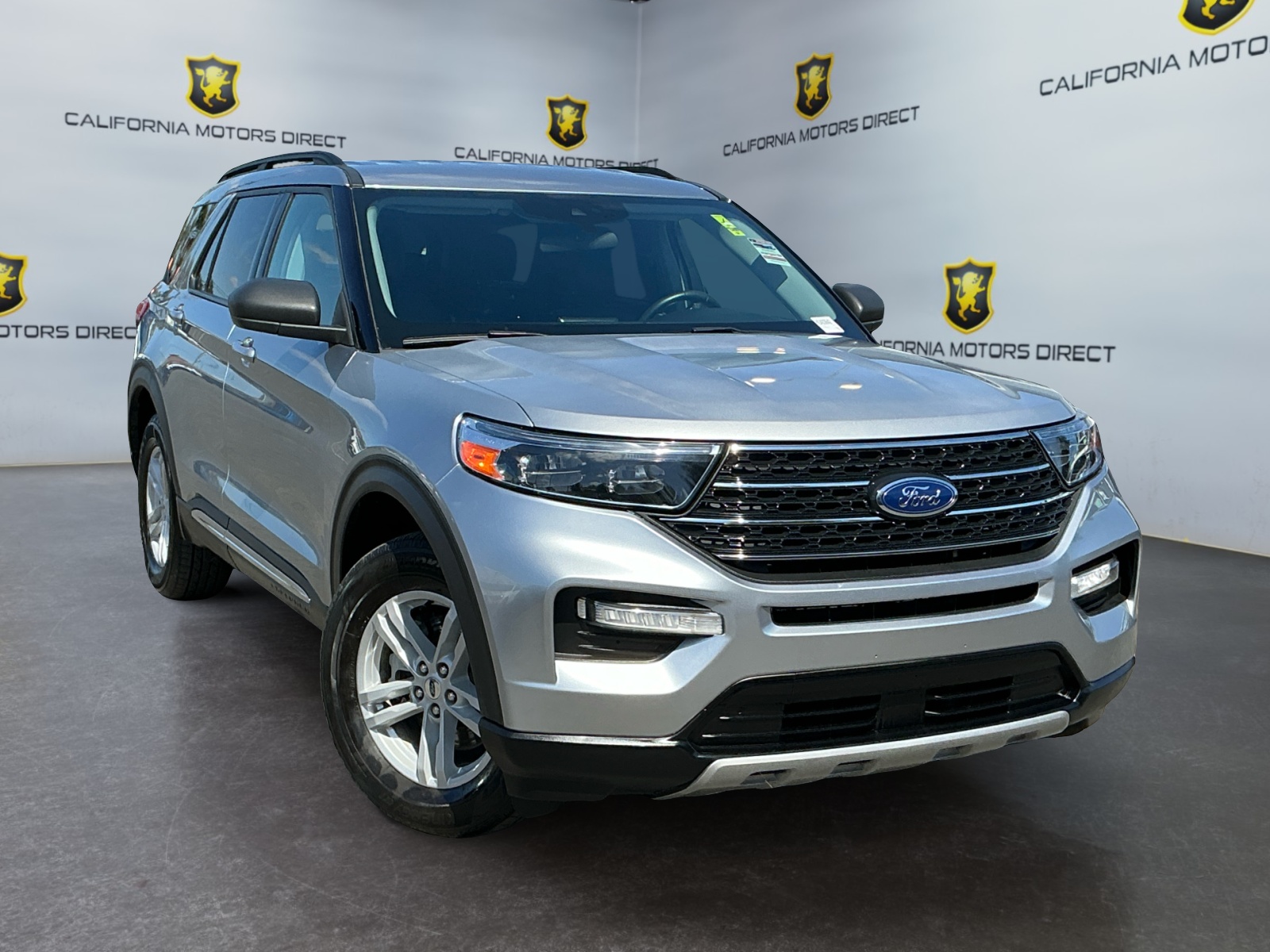 2024 Ford Explorer XLT Image 1 of 27
