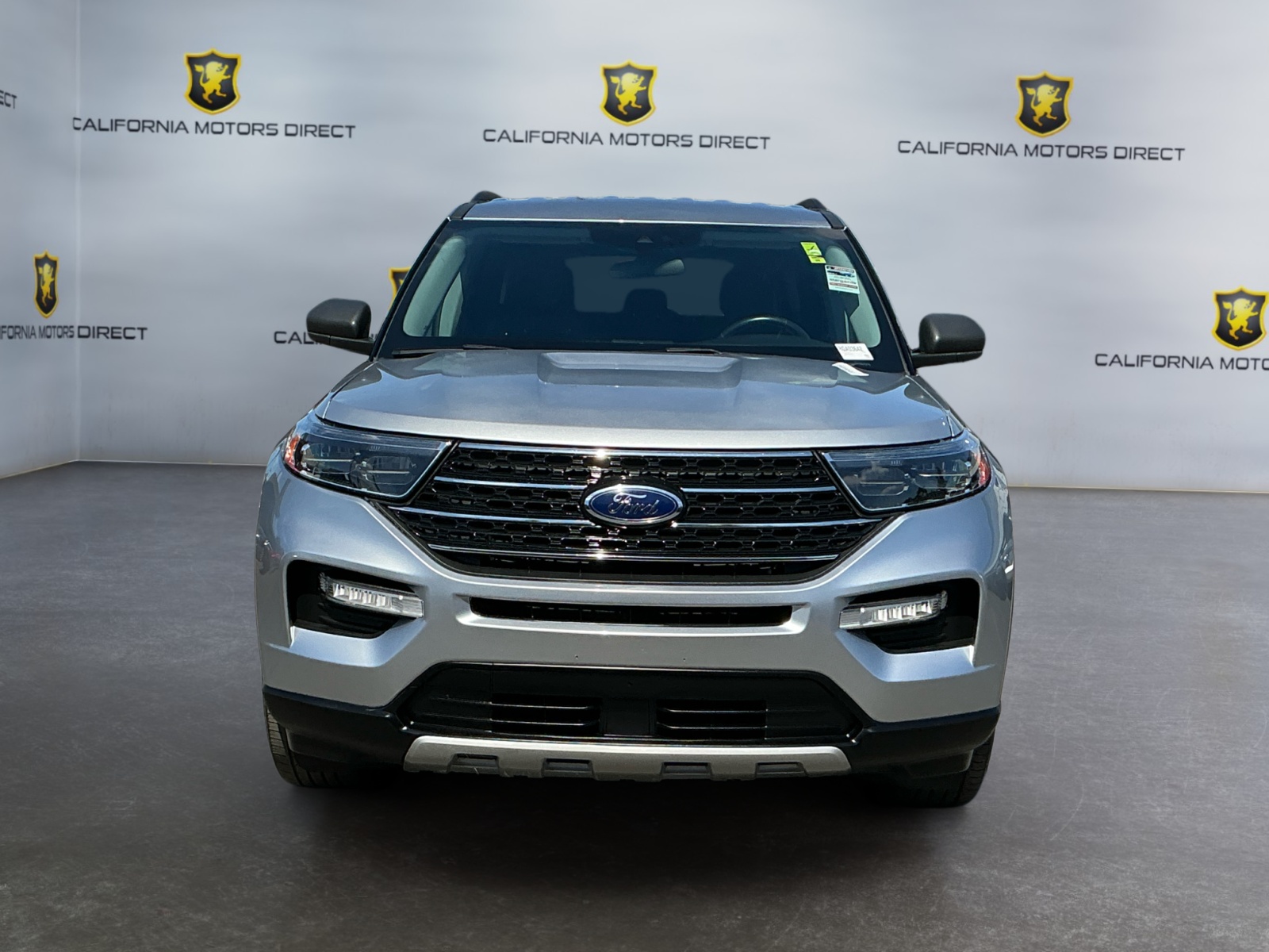 2024 Ford Explorer XLT Image 3 of 27