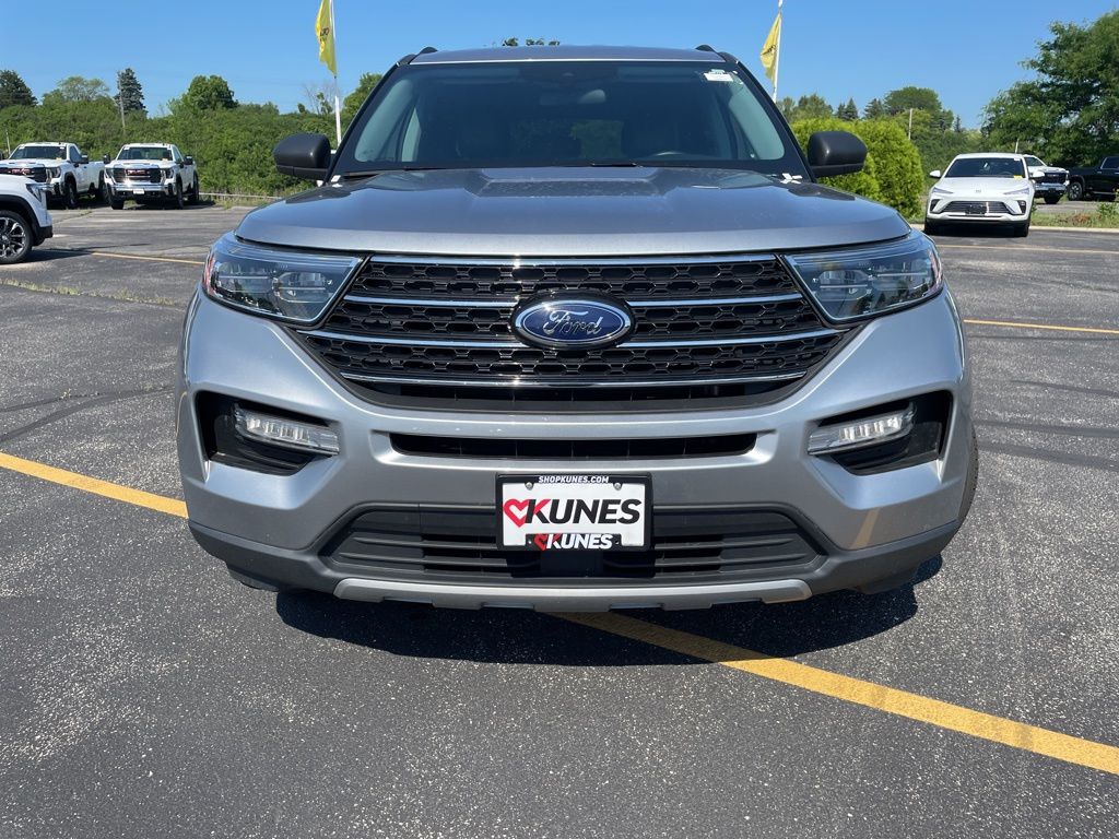 Vehicle image 2 of 26