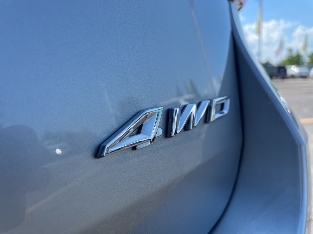 Vehicle image 19 of 26