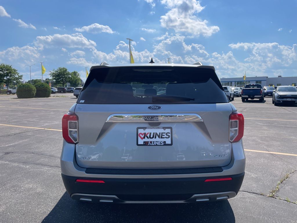 Vehicle image 6 of 26