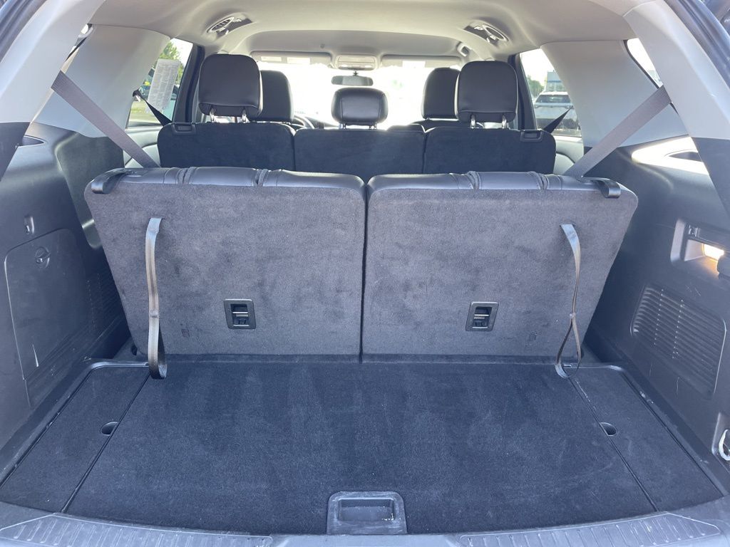 Vehicle image 11 of 26