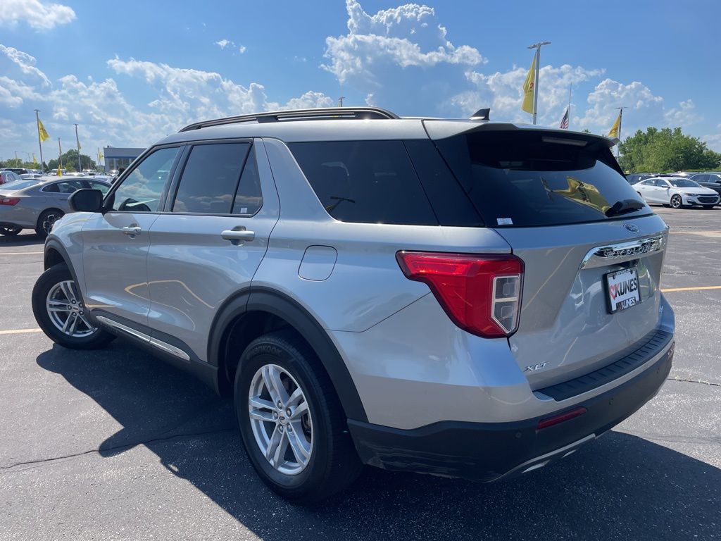 Vehicle image 7 of 26