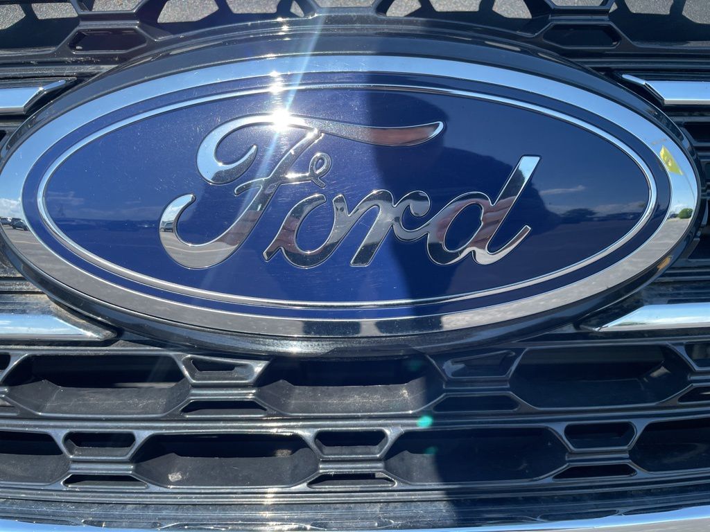 Vehicle image 22 of 26