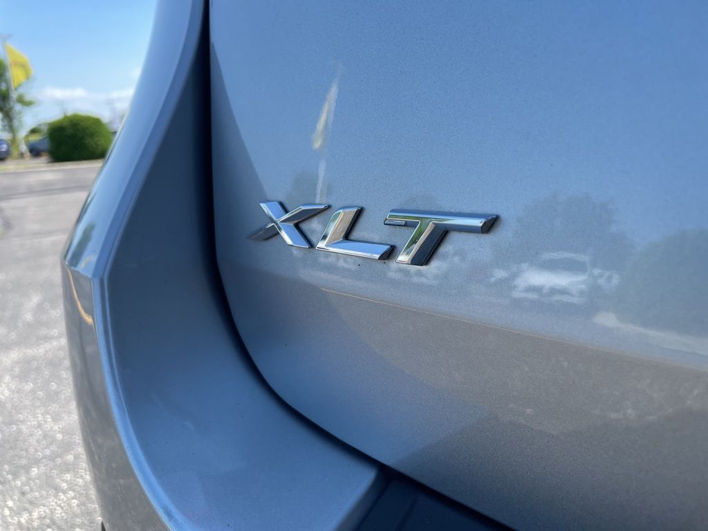 Vehicle image 20 of 26