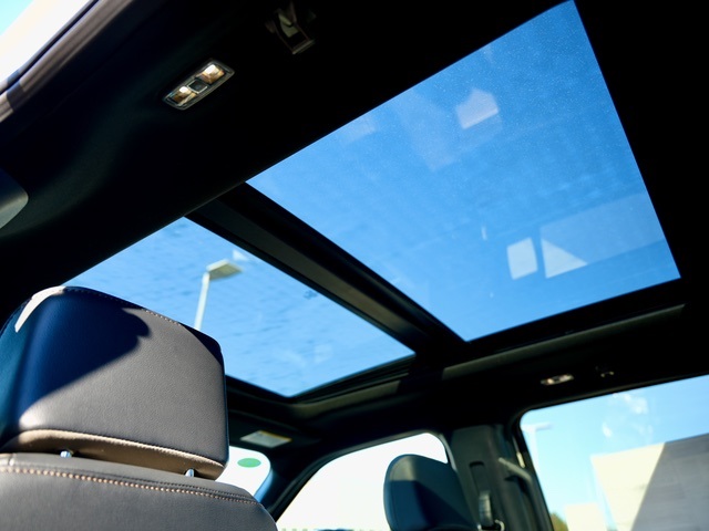 Vehicle image 36 of 45