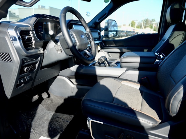 Vehicle image 13 of 45