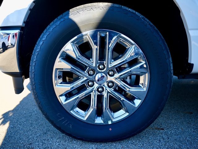 Vehicle image 40 of 45