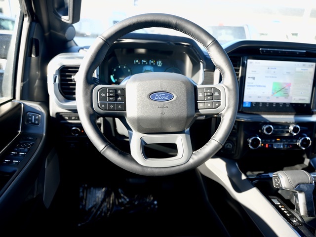 Vehicle image 16 of 45
