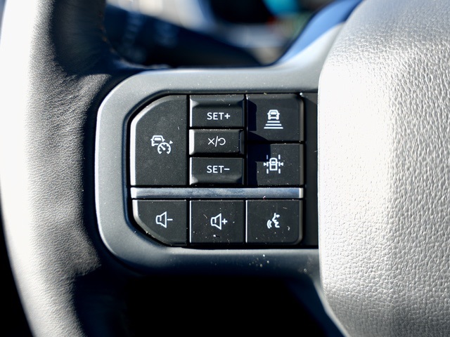 Vehicle image 17 of 45