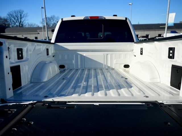 Vehicle image 7 of 45