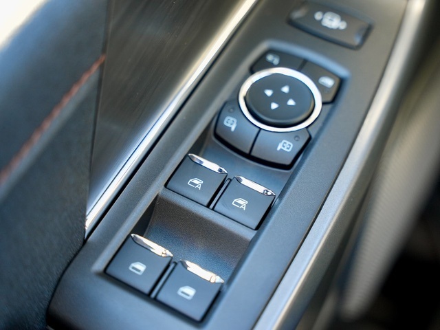 Vehicle image 31 of 45
