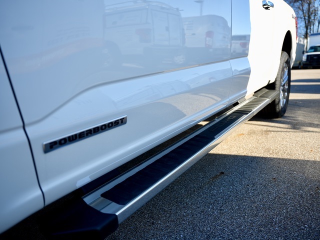 Vehicle image 38 of 45