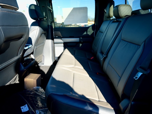 Vehicle image 11 of 45