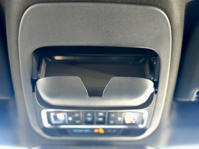 Vehicle image 34 of 45