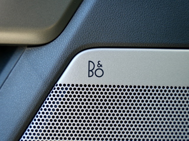 Vehicle image 33 of 45