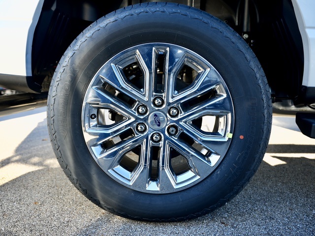Vehicle image 42 of 45