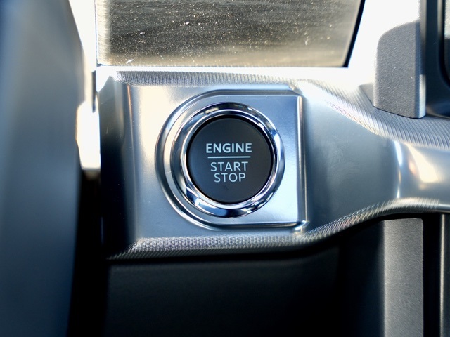 Vehicle image 28 of 45