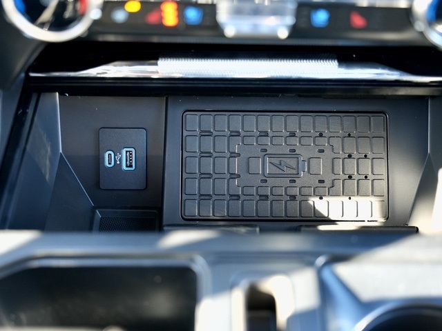 Vehicle image 24 of 45