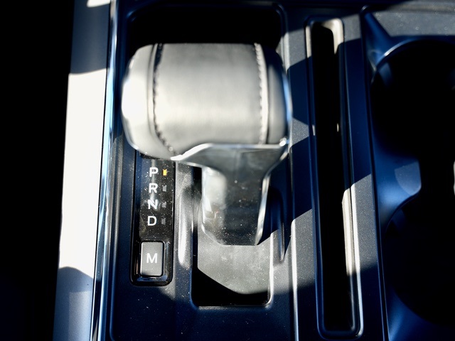 Vehicle image 25 of 45