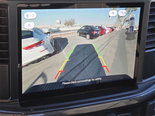 Vehicle image 13 of 15
