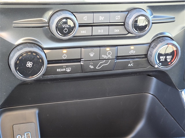 Vehicle image 14 of 15