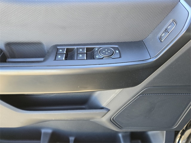 Vehicle image 10 of 15