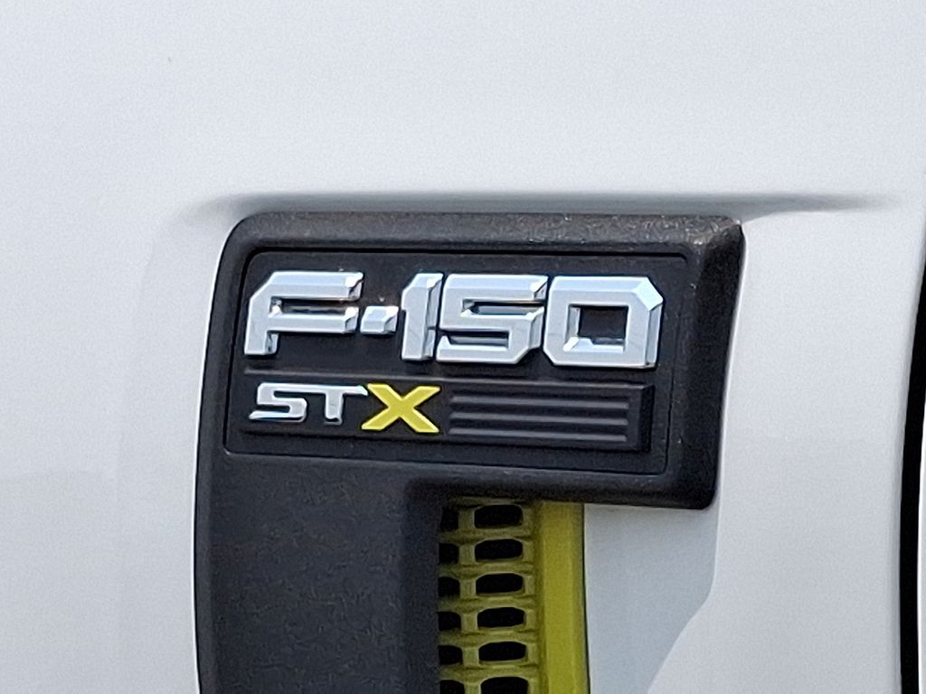 Vehicle image 11 of 12