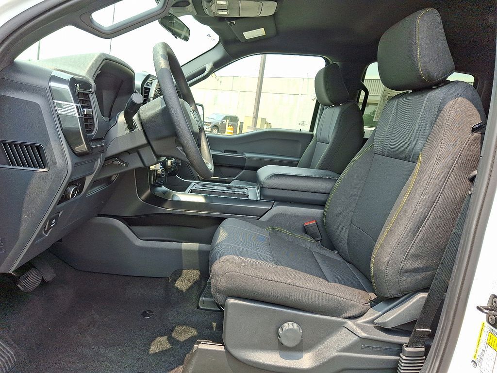Vehicle image 5 of 12