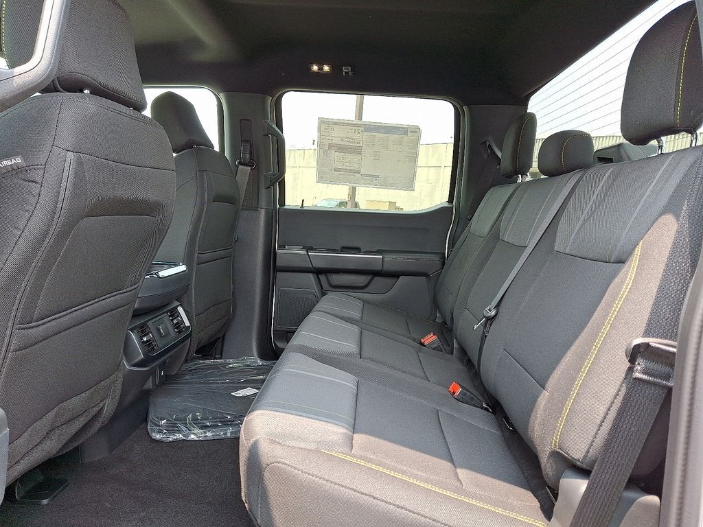 Vehicle image 6 of 12