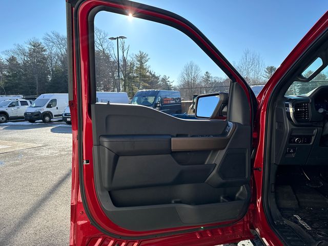 Vehicle image 24 of 30