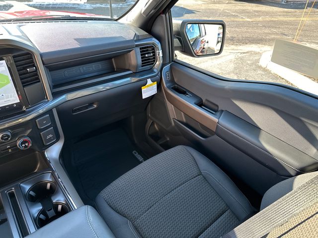 Vehicle image 27 of 30