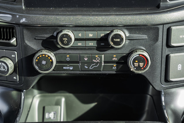 Vehicle image 38 of 39