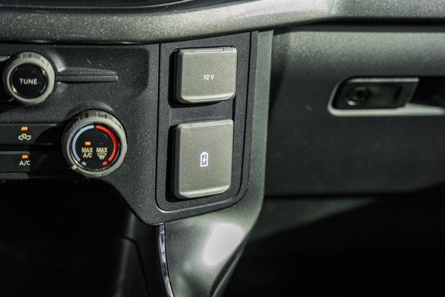 Vehicle image 34 of 39