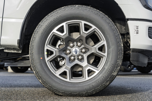 Vehicle image 7 of 39