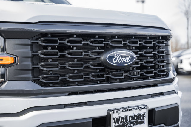 Vehicle image 32 of 39