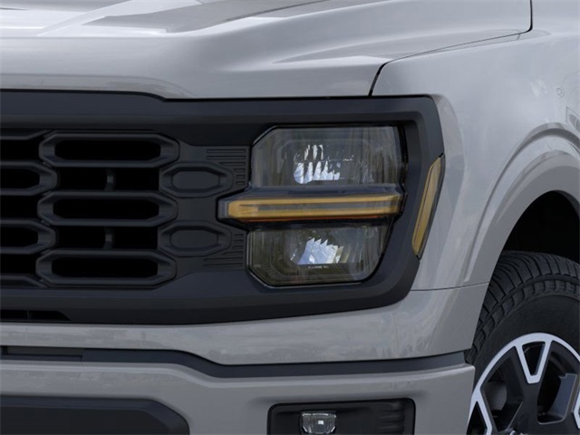 Vehicle image 18 of 22