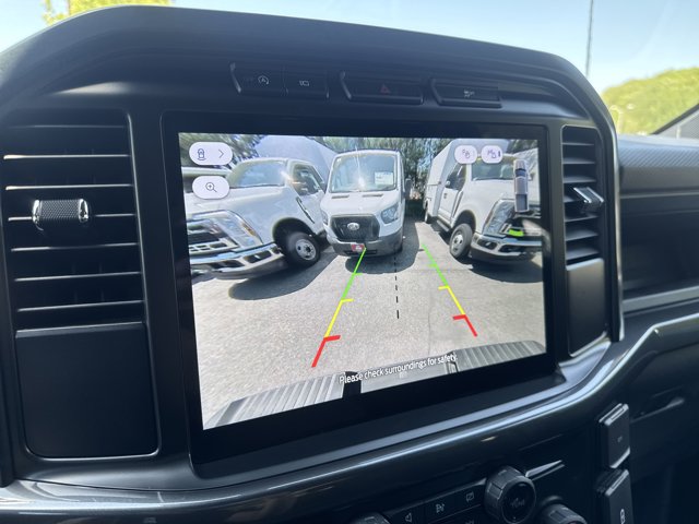 Vehicle image 21 of 34